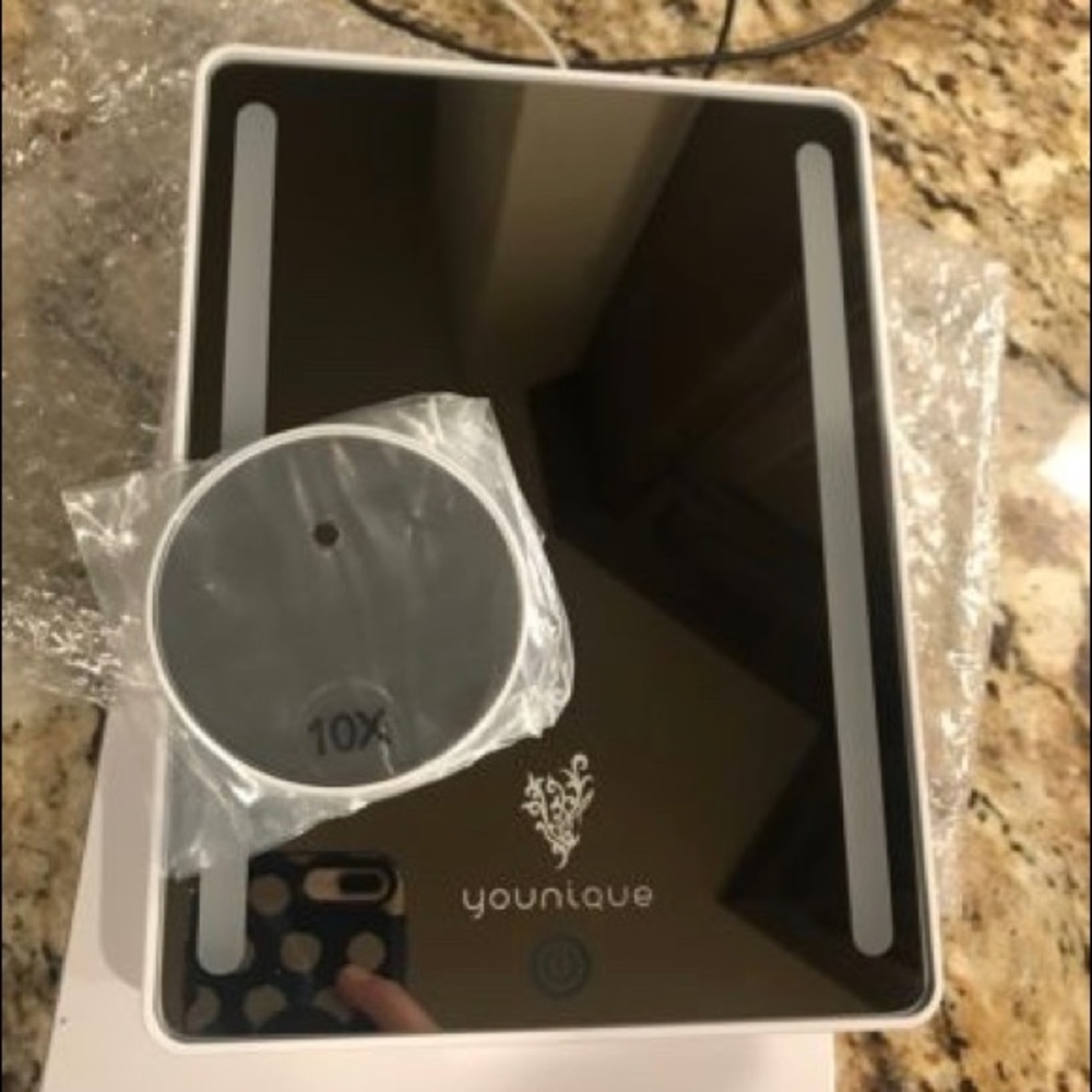 Younique LED makeup mirror